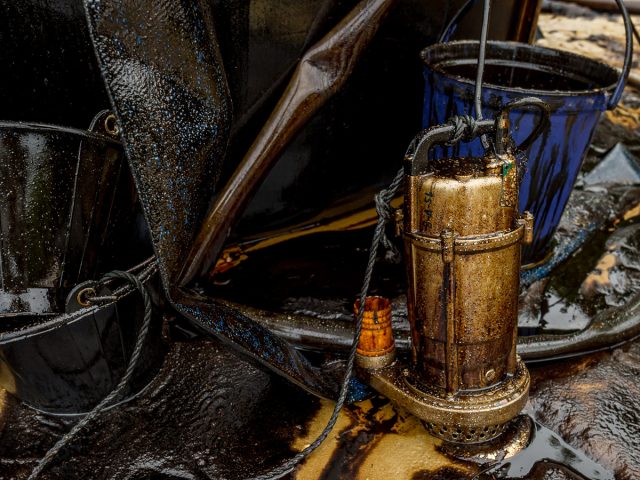 Expert Approaches to Oil Spill Management in Industry
